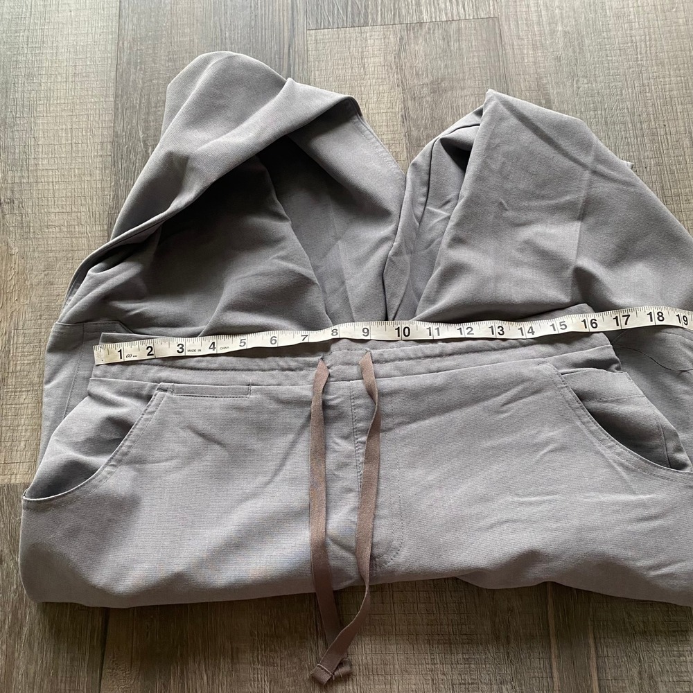 Figs Technical Collection Gray Scrub Set Size M/L - Picture 10 of 11